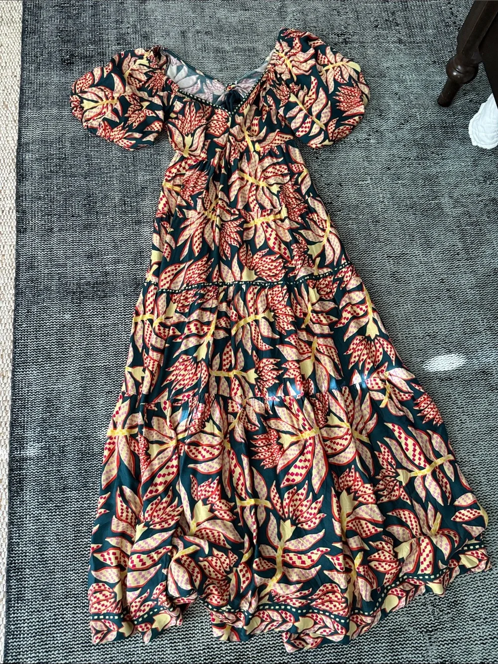 OMIKA size Small EXCELLENT V-Neck Floral Tiered Maxi Dress